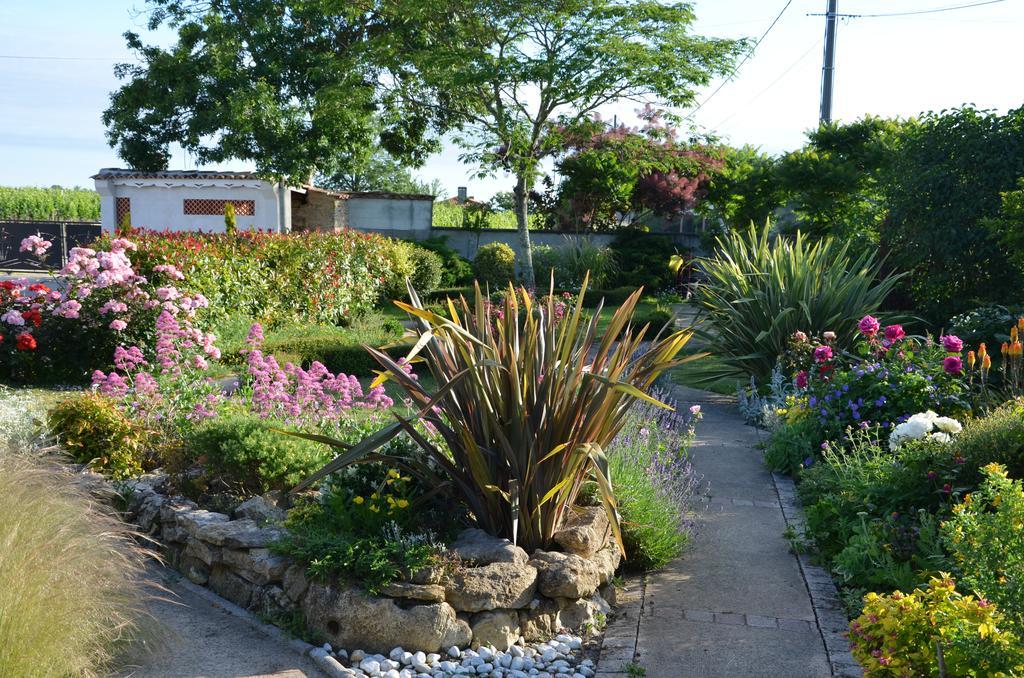 Jardin De Marceau Panzió Blasimon Kültér fotó